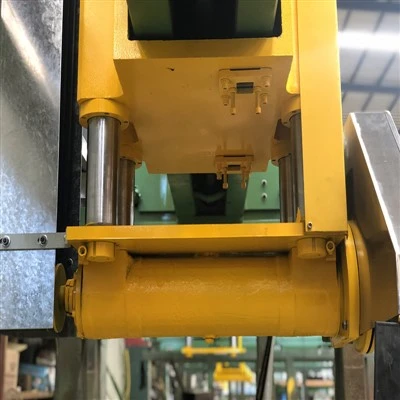 Standard Infrared Bridge Cutting Machine 3 Axis Standard Infrared Bridge Cutting Machine 3 Axis